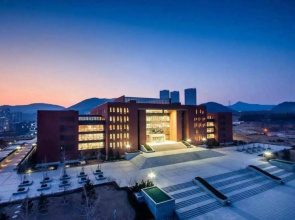 Dalian impression space Inn