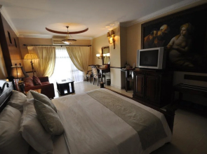 Sunflower Hotel  Spa  District 10