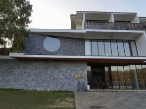Sansheng Youxing Swimming Pool Vacation Apartment (Yinxing Valley)