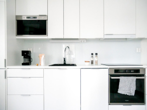 Luminous 2br with free parking & sauna
