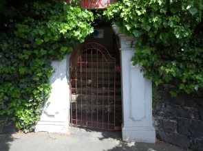 Hogwartz Backpackers and Studios