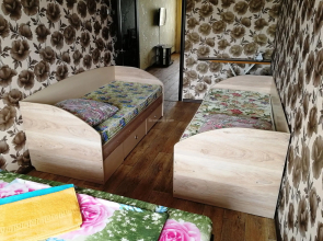 Sutki kak doma on Kretova