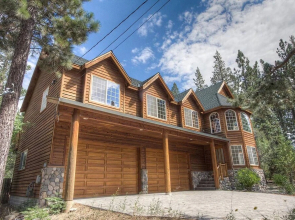 Truckee River Lodge