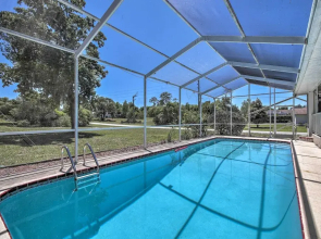 Spring Hill Home w/ Pool ~ 1 Mi to Weeki Wachee