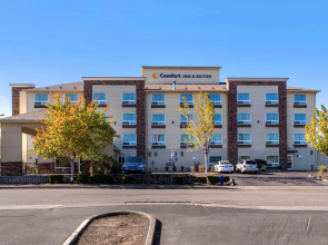 Comfort Inn & Suites Salem Northeast