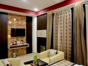 Hotel The Golden Palms ( A unit of MGR Hotels & Resorts)