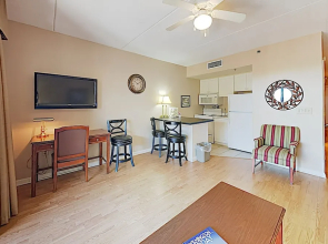 New Listing! Lovely River-view W/ Balcony 1 Bedroom Condo