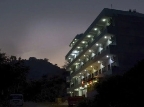 OYO 14176 Yamkeshwar Mahadev Resort