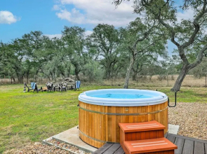 Luxe Hill Country Farmhouse w/ Private Acre