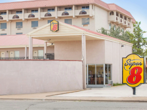 Super 8 by Wyndham Lubbock Civic Center North
