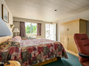 Sunnycrest Motel