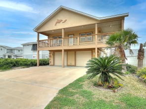 Twin Dolphin Cove 4 Bedroom Home by Redawning