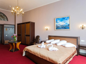 Гранд Астория