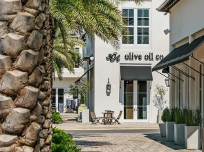 2BR Beachfront Townhome w/ Beach Service + Free Attraction Tickets!