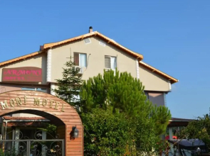 Armoni Motel
