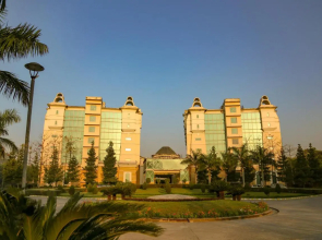 Four Leaf Service Suites