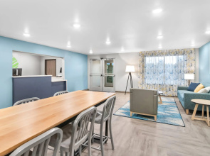 Woodspring Suites Elkhart