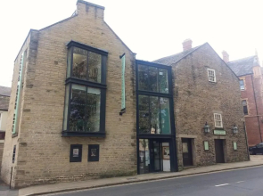 16th Century 1 Bedroom Cottage (adjacent 10th Century Richmond Castle)