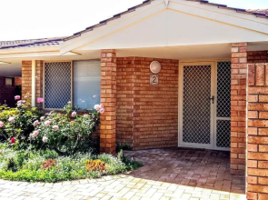 Camelias Boutique Cottage in Dianella