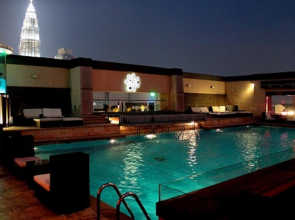 Pacific Regency Hotel Suites