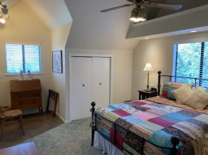 Hillside Cottage Retreat