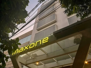 MaxOneHotels Premier Melawai