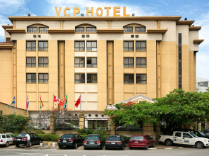 Victoria Crown Plaza Hotel