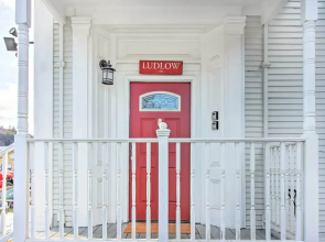 Comfy Ludlow Apartment ~ 3 Mi to Okemo Resort