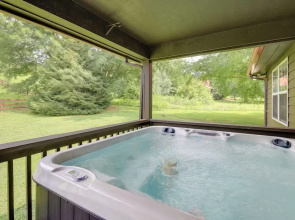 Sevierville Cabin w/ Private Hot Tub & Fire Pit