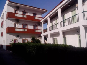 Haris Apartments