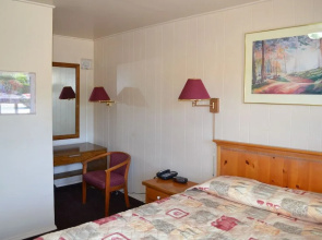 Maples Motel