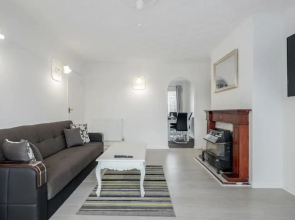 Tms Lovely 3 Bed House-tilbury-free Parking