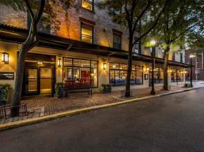 Staypineapple, A Delightful Hotel, South End