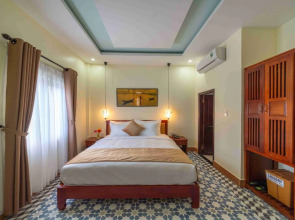 The Lake Hoian Hotel