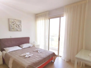 Nice little park apatment 202