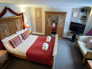 The Heath Inn