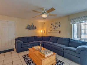 Anchors Away 1 Bedroom Condo by Redawning