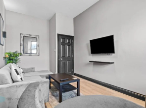 1 Bed- Holyrood Retreat