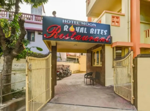 DhamStay Hotel Moon Near Niladri Beach