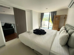 Aristo Surin by Lofty