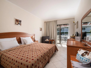 Porfi Beach Hotel