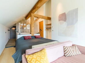 Modern 6-person Villa With Private Hot Tub - Near Beach & Nature
