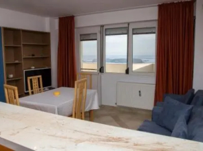 Ap. 30 Linda Residence