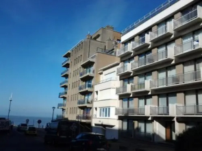 Zonnig Appartement met Zeezicht