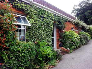 Hitchin Station Bungalow