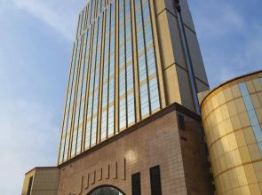 Golden Eagle Summit Hotel