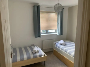 Fabulous House Very Near Charlestown Harbour