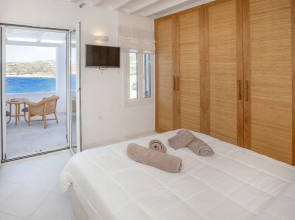 Mykonian house in Elia beach by GHH