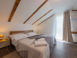 Charming Holiday Home With Pool, Jacuzzi and Privacy in the Middle of an Olive Grove