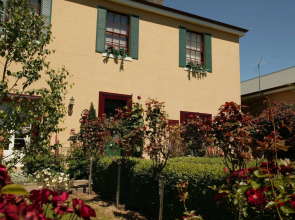 Blakes Manor Self Contained Heritage Accommodation